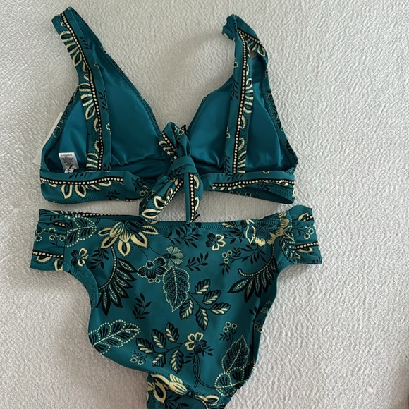ROBIN PICCONE APOLLONIA HALTER-APOLLONIA TWIST BIKINI SET, Size X-Small,$214 - Picture 10 of 11